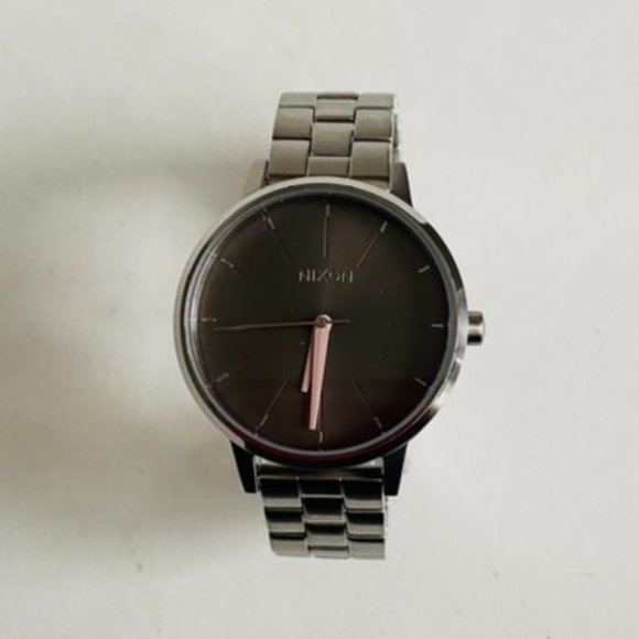 Nixon Kensington SS 37mm Silver Gray - Pale Pink - Picture 1 of 4